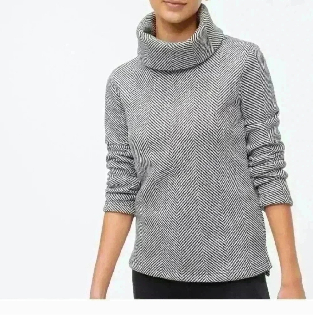 J. Crew Herringbone Black White  Turtleneck Sweater Women's XXS